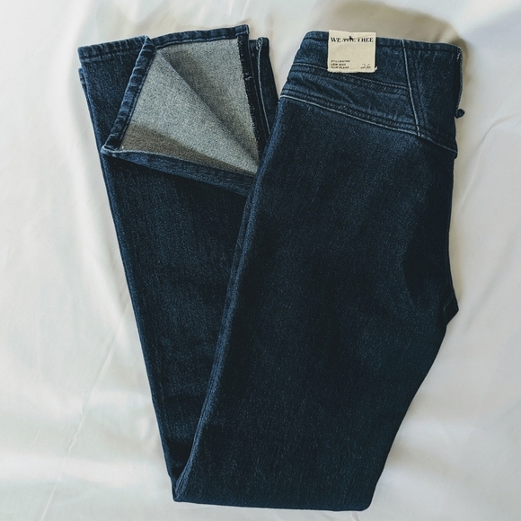Free People We The Free Jeans Stillwater Low Rise Slim Flare Indigo Blue 26 NWT - Picture 3 of 15